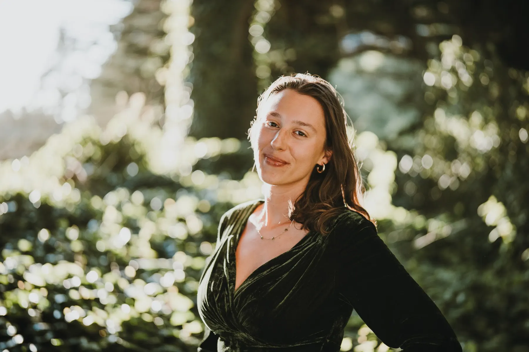 Editorial portrait with painterly background falloff